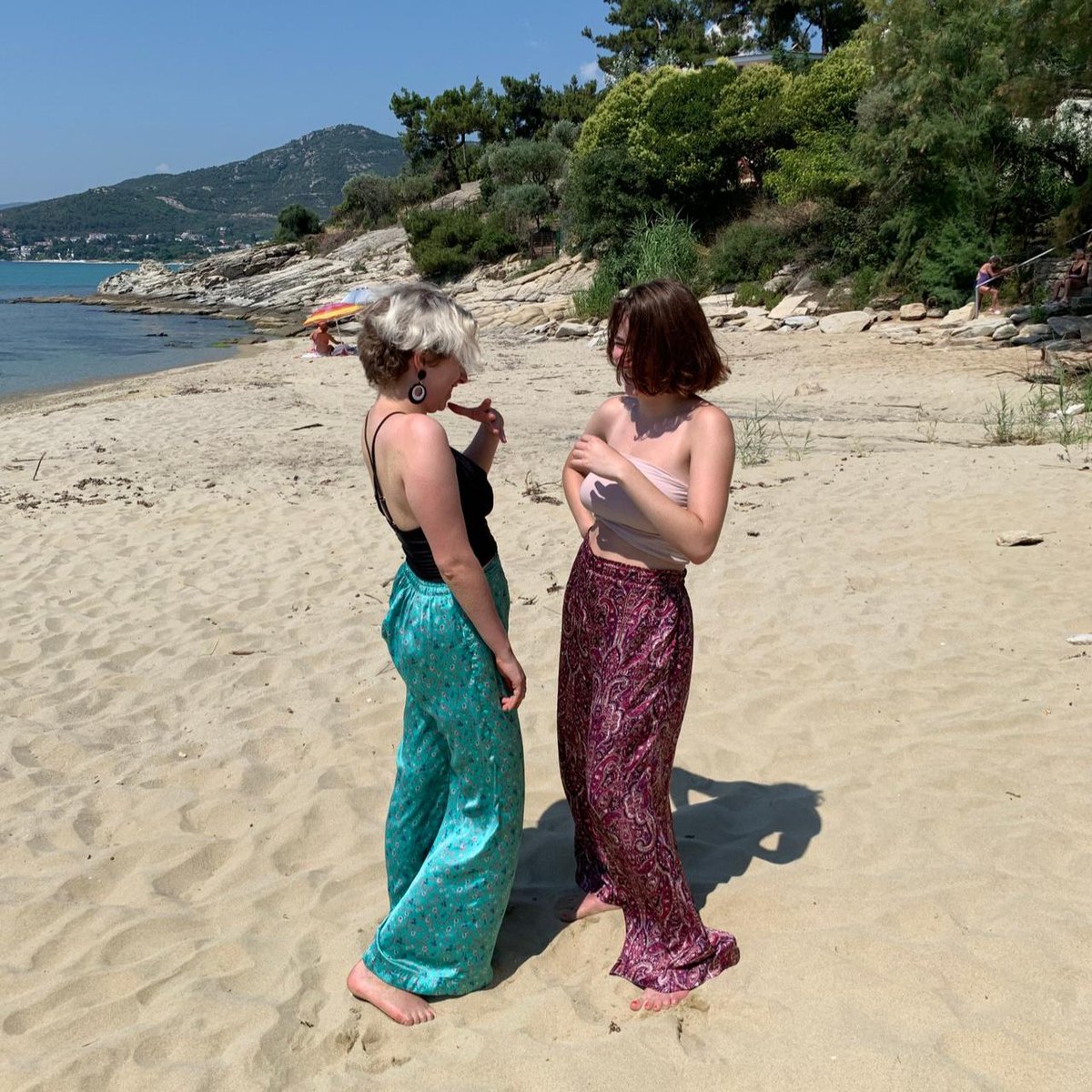 👯TWINNING👯 
Match with your bff by shopping our Silky Flares now✨
soo.nr/o3RF
#twinning #besties