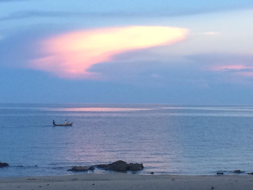 CAWSMW's tweet photo. My kind of view #lifebythelake #holidayinmalawi #chinthecheinn #chillingoutatchintheche #northernlakeshore #boatingonthelake #lakemalawi #viewtoremember #weekendgoals https://t.co/YmIGhHlOUP