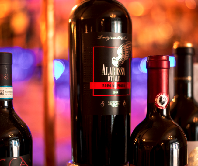 _locanda_'s tweet image. Inspired by the Italian Vineyards we carefully select our wines to compliment any evening. 🍷 #vineyard #compliment #evening #wine #perfect