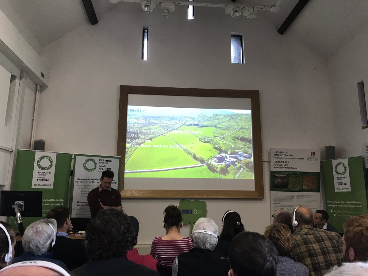 Meeting passionate #farmers that care for the #welsh #environment  <a href="/FarmingConnect/">Farming Connect</a> event <a href="/BangorUni/">Bangor University</a>