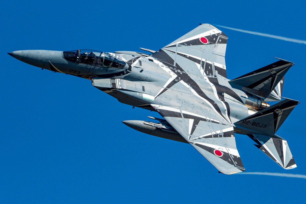 weighttk's tweet photo. すべてが報われたような気がする093の上がり↗︎
周りの人達も大満足でした😊

#小松基地 https://t.co/2IT5lndzNB