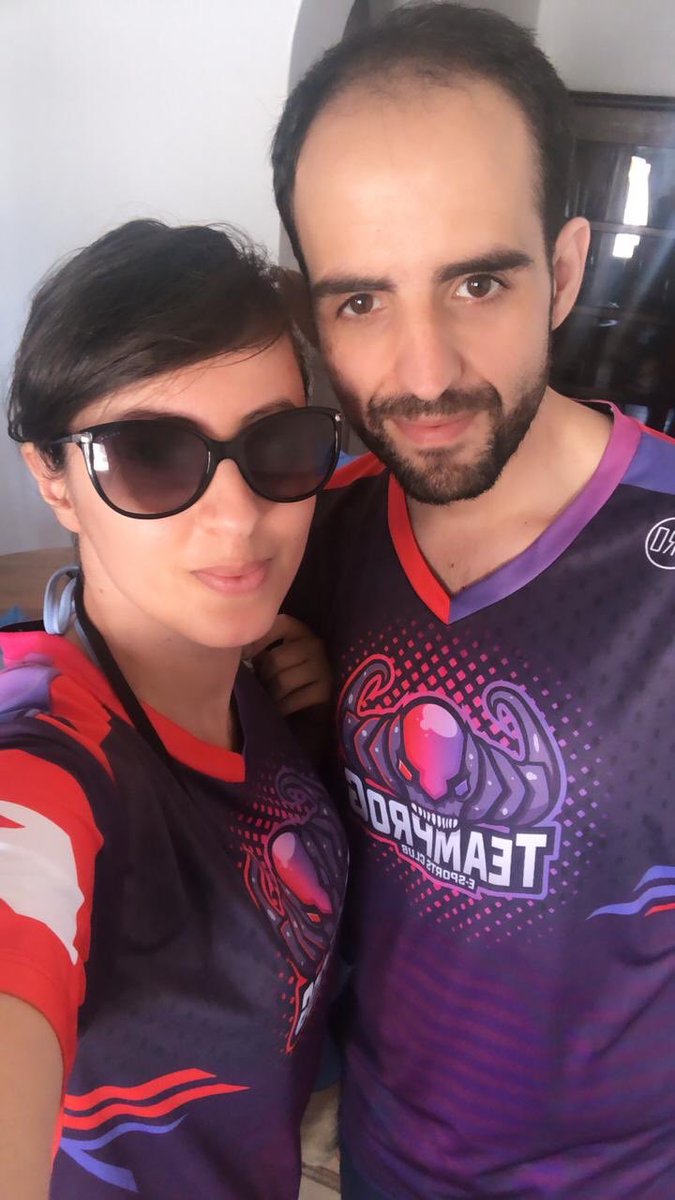 TejeiroManu's tweet photo. Mi mujer y yo y’a estamos listos!! Que bien sienta el @TeamProG_ #GoTeamProG @LordSacram @HakkuGamer @PaPiTo_mde https://t.co/fb2Ngasrn4