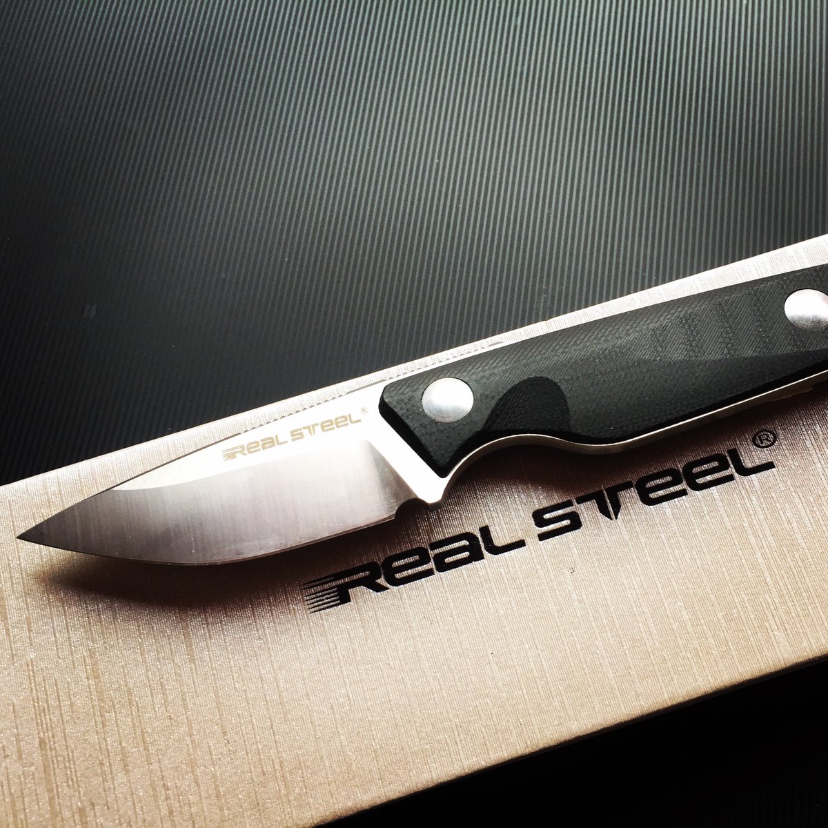 LGDL2's tweet photo. #RealSteelKnives #RealSteelConnector #neckknife #EveryDayCarry #EDCknife #couteauEDC #couteaudecou #OstapHelDesign https://t.co/gAFdrOXfKQ