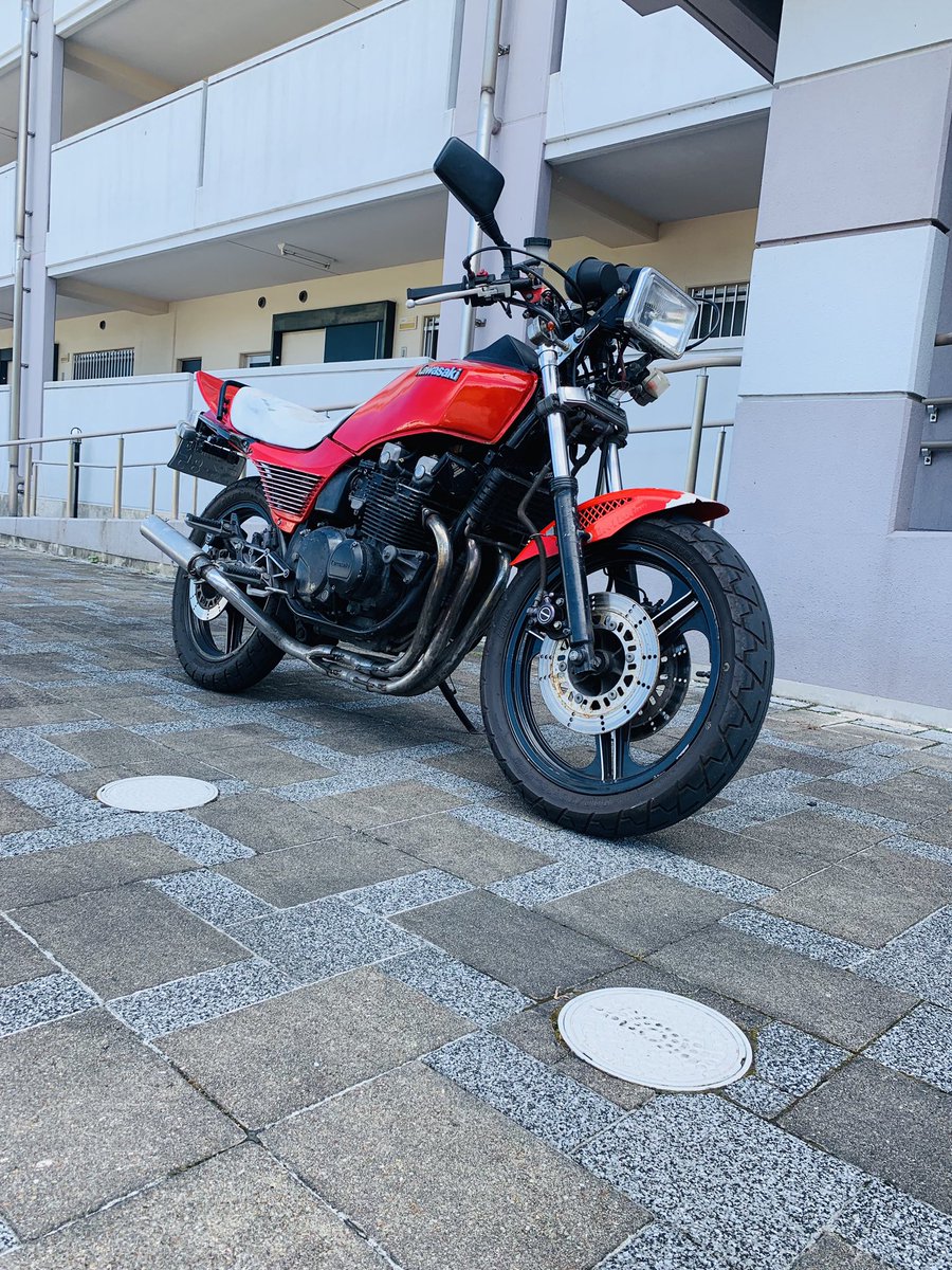 kensuke_0511's tweet photo. 誰か、車かバイク交換しませんか😏

#gpz400f https://t.co/ETXb4My5Rh