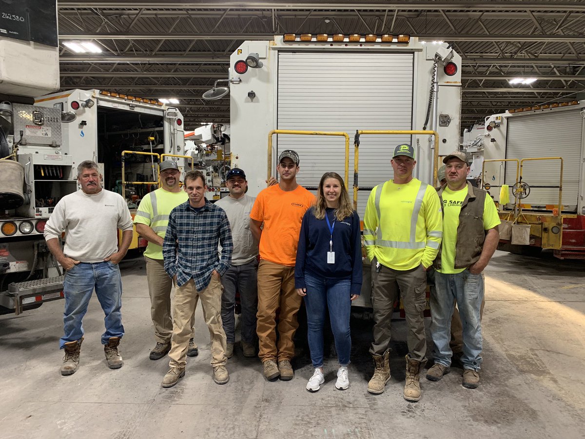 DanielleeLazz's tweet photo. Spent the morning having some great gas pipeline safety discussions with the Gas Ops crew at the Hinsdale Barn @nationalgridus #nationalgrid #SafetyFirst #811 #digsafelyny #Syracuse https://t.co/BklY130wFR