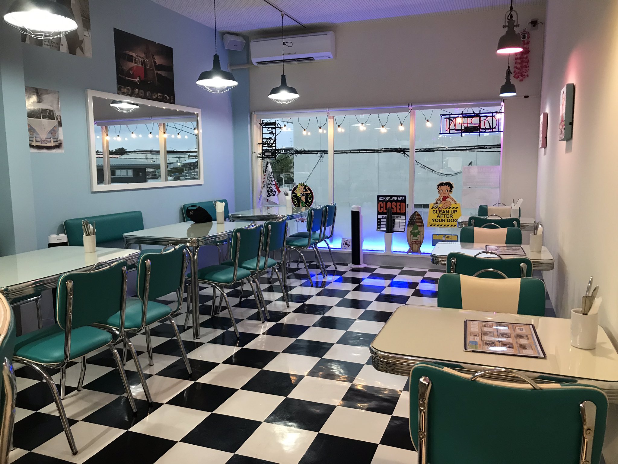 Victory Lightning ヴィクトリーライトニング用宗店 通称 ヴィクバ用宗店 9月11日12日の営業時間は 11 00 15 00 ランチタイムのみの営業となります 静岡市 駿河区 用宗 2丁目17 2 みなと横丁 2階 Tel 054 292 7666 静岡カフェ 映えドリンク 静岡