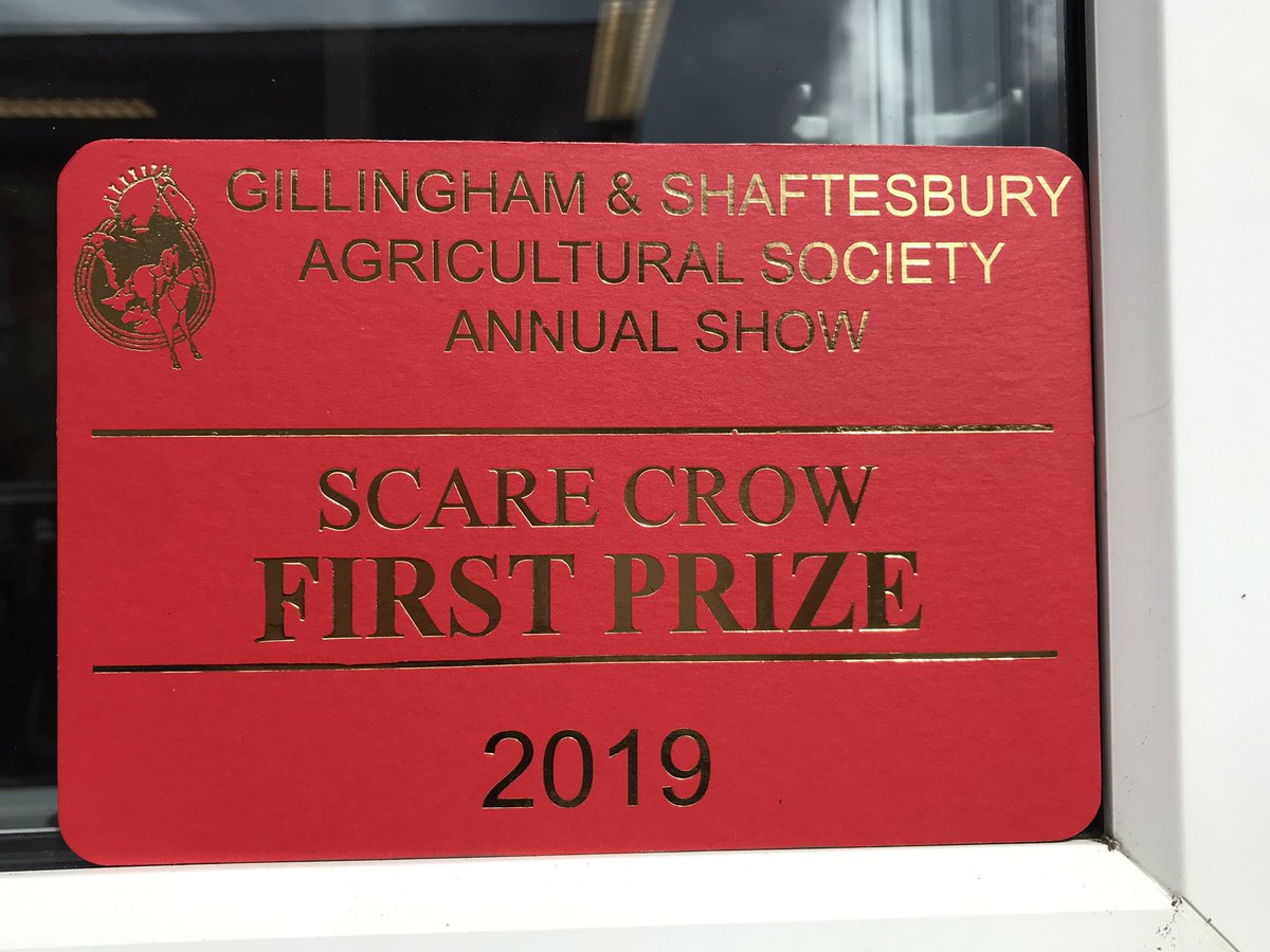 fbs_flues's tweet photo. Thank you to @GillShafts for awarding our ‘Flue Man’ 1st prize in the scarecrow challenge! He will continue to hold his award, proudly in our showroom! #award #agriculturalshow #woodburner https://t.co/Ijeqzp94Ry