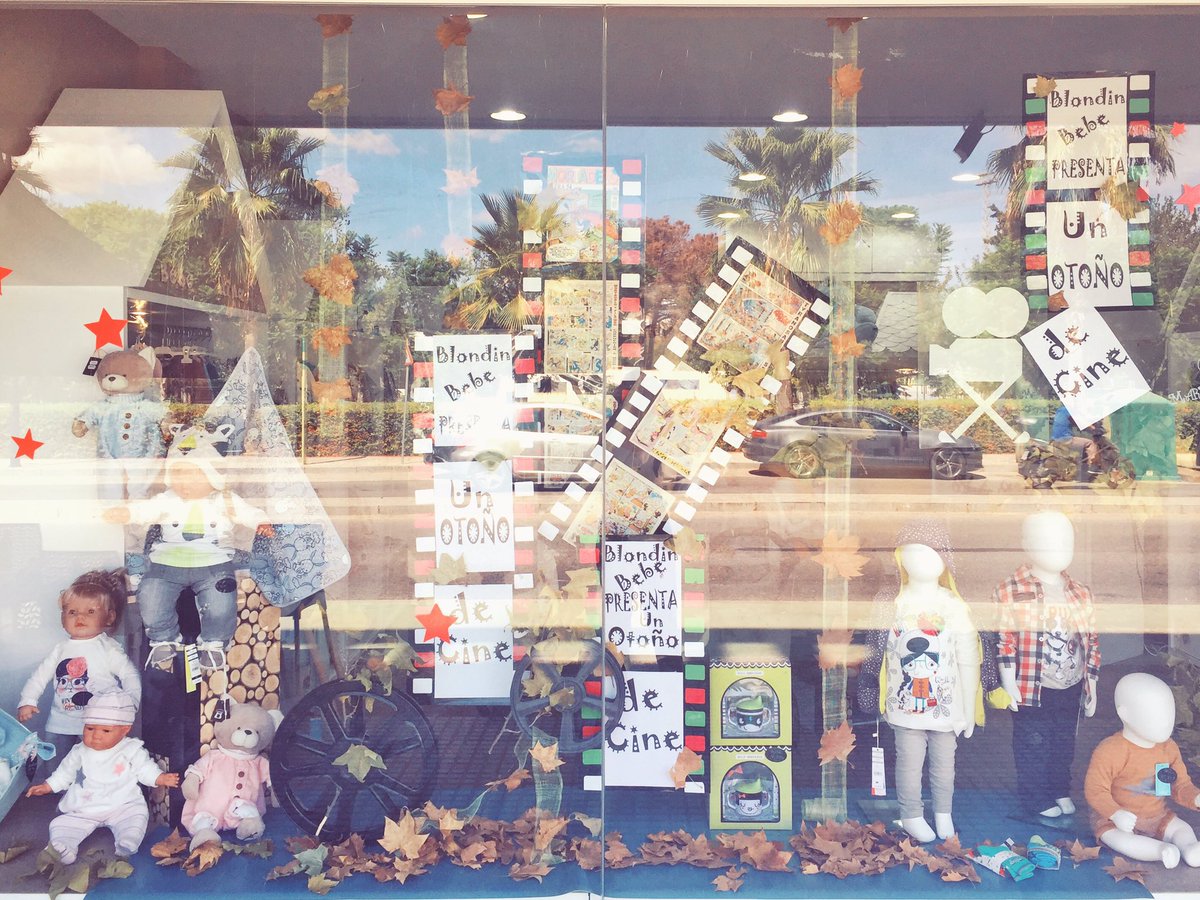blondinbebe's tweet photo. Esta listo nuestro escaparate de otoño-invierno! Y es de cine🎥👍 https://t.co/XU6LPz8ZXq