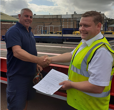 KingTrailersUK's tweet photo. Another GTS44 leaves the building, collected by Chad from @AllelysGroup
#KingTrailers #GTS44 #Allelys #trailers #haulage https://t.co/bAUxYpgRiE