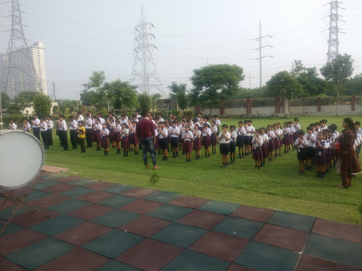 Morning assemblies at #DLFWorldSchool developing #affiliation #senseofbelongingness
#appreciationofdiverseideas