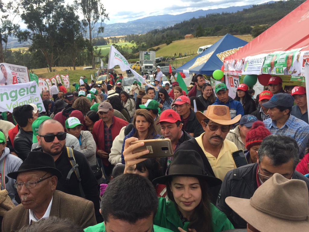 SandraOrtizN's tweet photo. Juntos labramos futuro para #Chivatá
#Yesid salió de su pueblo para prepararse y volver a entregar todo su conocimiento para mejorar l calidad de vida de sus paisanos.
Es momento de avanzar 💚 @RamiroBarraganA @PartidoVerdeCoL https://t.co/co90nvJZTJ