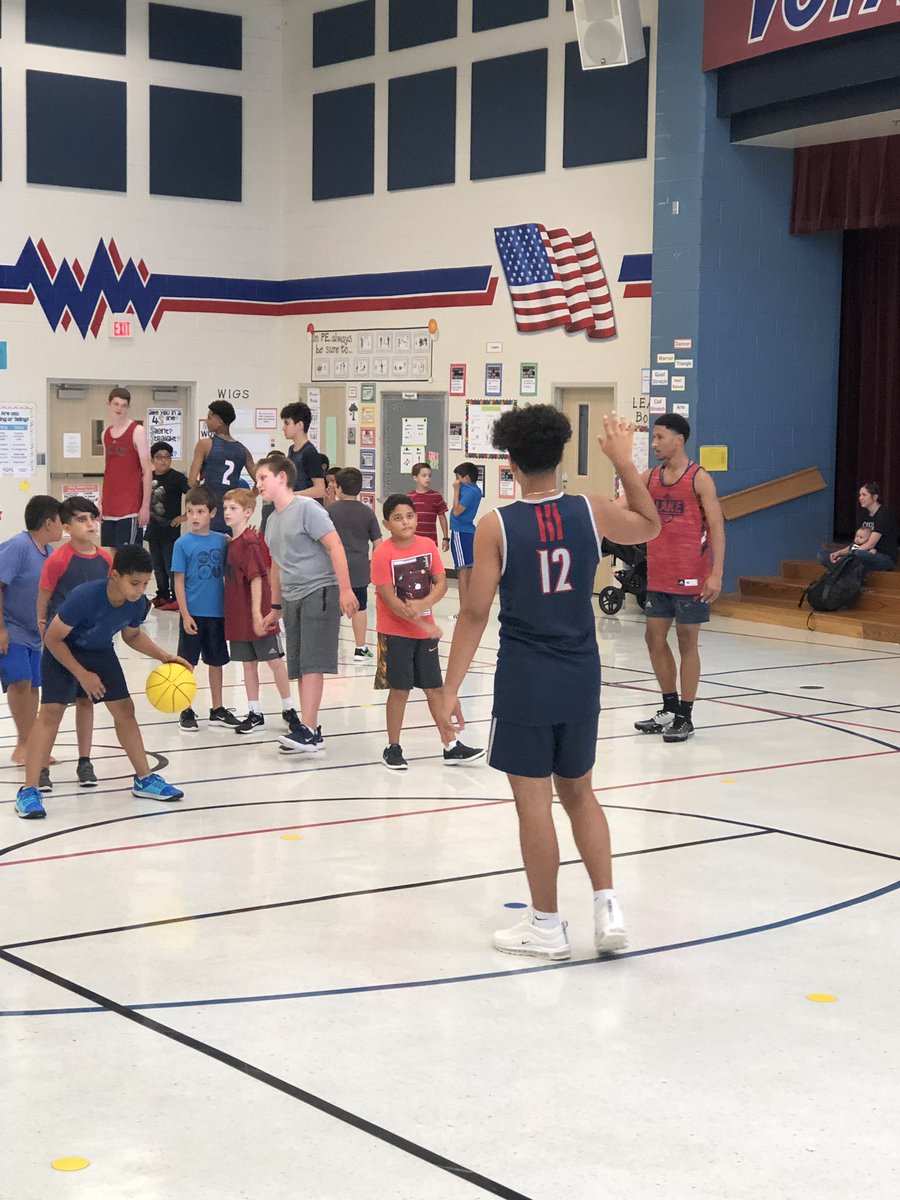 jMattFrye's tweet photo. 6 yrs ago this wouldโve been a group shot. Yesterday, it represented a 1/3 of our @Clear_LakeHS ๐๐ boys program at @FalconPassElem. All levels take part in our 3 campus #CharacterCourt program after school on Mondays. Give a little & amazing what your return can be. #wingames https://t.co/dUgtNqagRi
