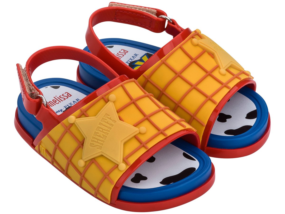 Só uma dica: preço reduzido. Vem logo!
#melissa #minimelissa #ToyStory4 #ToyStory 
lojamelissa.com.br/mini/32782-min…