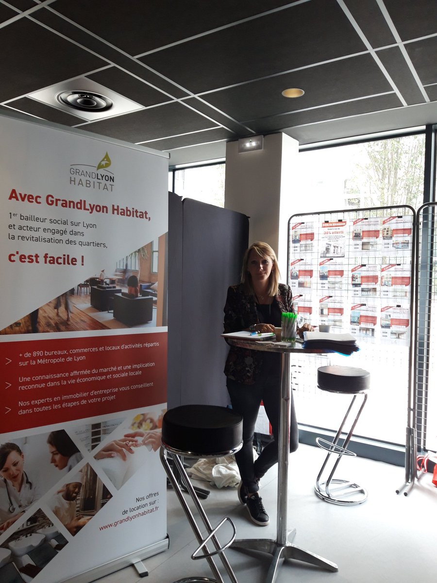 Curtis2016GLH's tweet photo. Rejoignez nous au salon de l artisan et le territoire  à @CMA_69 avec nos voisins @LMHabitat #artisanat #artisan #madeinFrance #activités #savoirfaire 
#metiers #selancer #innovation
#projet #implantation #lyon #rhone  @GrandLyonHab https://t.co/M2nRk5m8Il