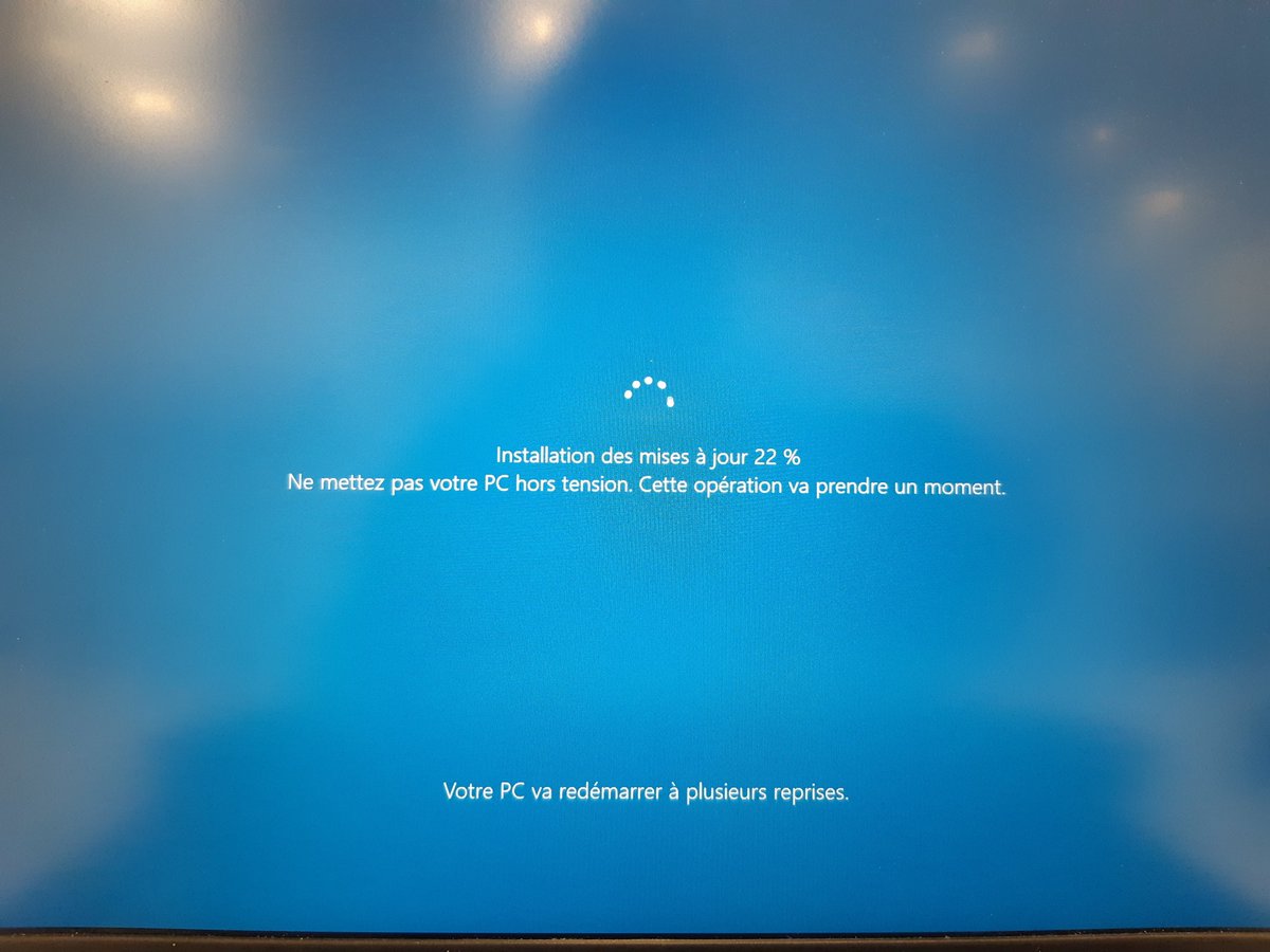 Quand tu reviens de la pause déjeuner en pensant que ça suffirait pour faire la mise à jour ...
#thuglife #Findugame #Windows