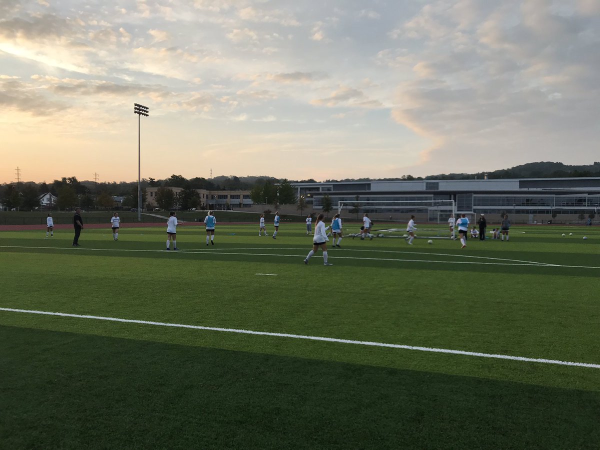 YCPWSoccer's tweet photo. What a morning!! #letsgoyork #earlytraining https://t.co/HsG171VbRi