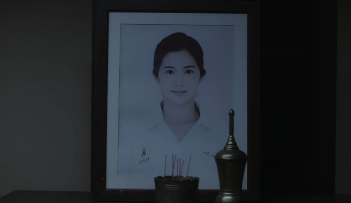 47. Happy Birthday (2018 - Drama)Ini wajib ditonton. Secara tema ini seger krn jarang nih yg ngambil tema ini. Spoil dikit deh, jd adiknya itu lahir, tp bertepatan kakanya meninggal. Hidup tonmai jd kelam. Sampai akhirnya, di ultah yg ke 17, dia ketemu dgn kakanya. Menarik kan?