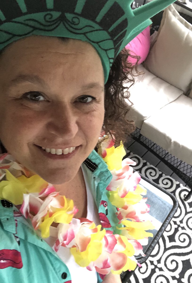 PrestoClass's tweet photo. I’m totally tacky today! How about you?! #IndependenceHSVA #indyleaders #prestoindy https://t.co/0YBqAvSaO4