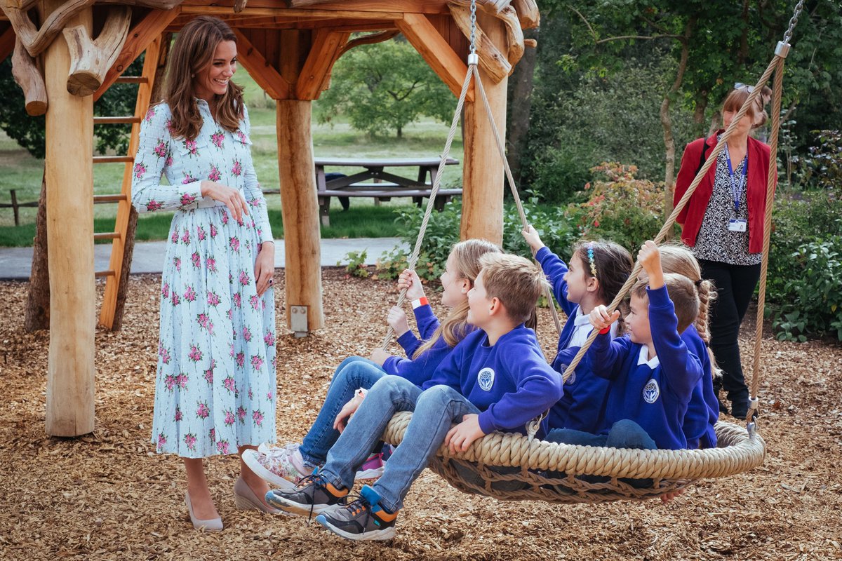 Today The Duchess of Cambridge opened the #BacktoNature play garden at <a href="/RHSWisley/">RHS Garden Wisley</a> and attended the Back to Nature festival, which celebrates the value of communities to our wellbeing and marks the culmination of the RHS garden project  🍂