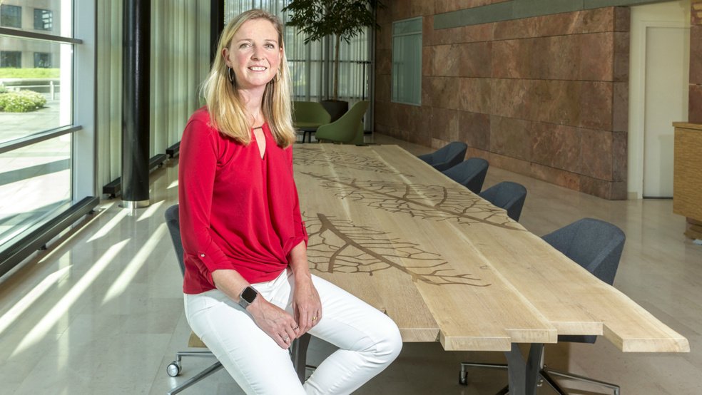 "Inloggen met eHerkenning is veel veiliger dan inloggen via een gebruikersnaam en wachtwoord", aldus Marije Wolsink, directeur Klant en Service bij <a href="/UWVnl/">UWV</a> . Ook benieuwd waarom UWV kiest voor eHerkenning? Lees dan het artikel en luister de podcast deondernemer.nl/nieuwsbericht/…
