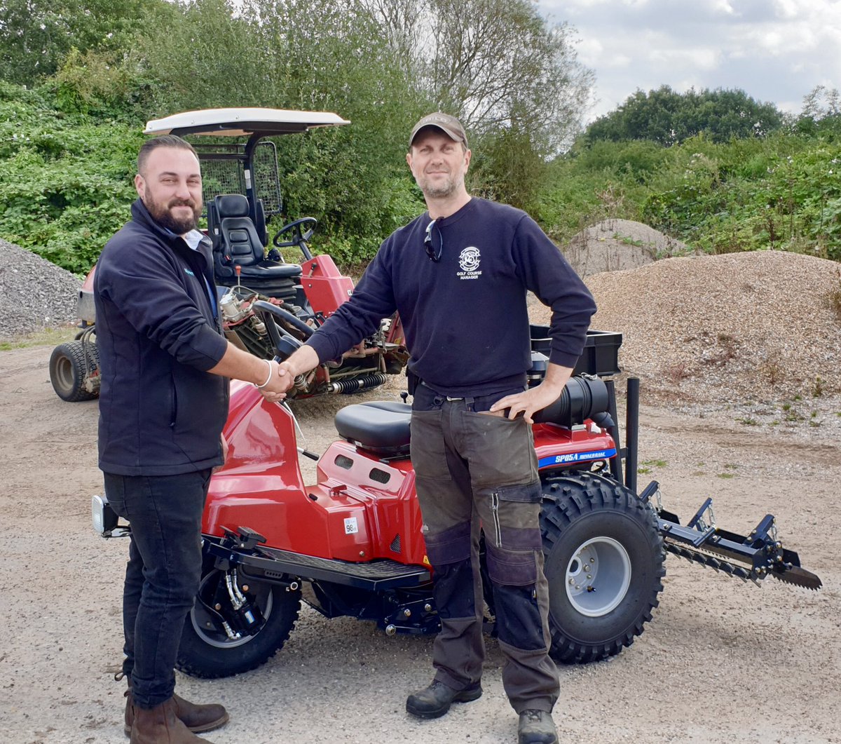 baronessuk's tweet image. @nuneatongolf adding to their growing fleet of @baronessuk. Today they took delivery of their new SP05 bunker rake supplied by @GeorgeBrownsLtd.
Thanks to James and his team for their thorough evaluation of all brands and again choosing @baronessuk.😊