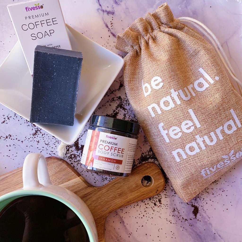 onlyfivesso's tweet photo. When it comes to natural living, we've got it in the bag! 👝

Via @skinandkisses

#fivesso #fivessoexperience #benatural #coffeesoaps #feelnatural #coffeescrubs #greenbeauty #coffeeskincare
#coffeeaddict #coffeelover #skincareaddict #skincareproduct #beauty #organic https://t.co/SGdecyy1wG