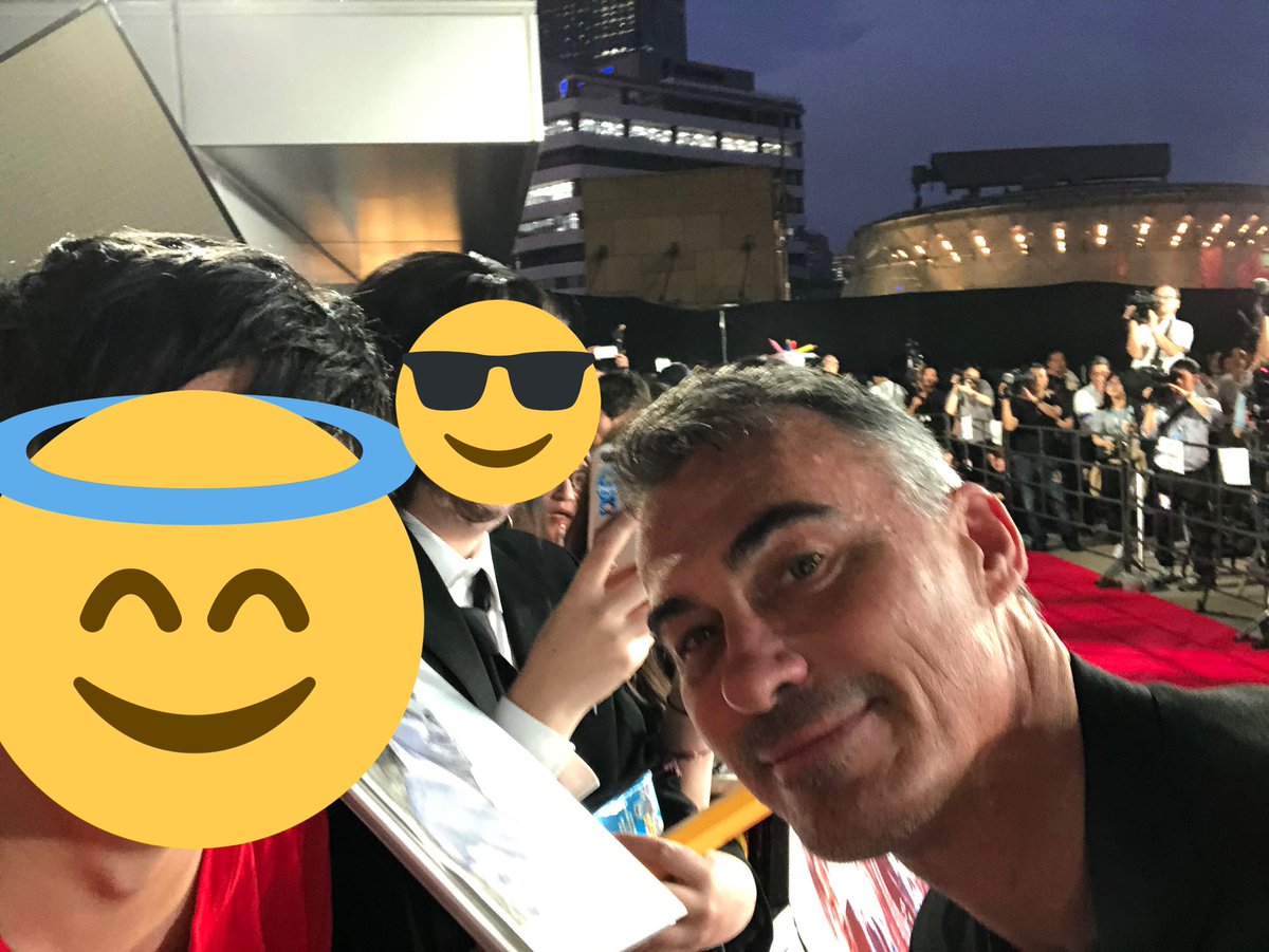 spiridas's tweet image. やばい！
目の前でキアヌ見れた！！
チャド監督とも写真撮れたしスチブにサインも貰えてもう最高でした！！！

#ジョンウィック
#キアヌリーブス 
#チャドスタエルスキ 
#レッドカーペット
#ジョン・ウィックパラベラム