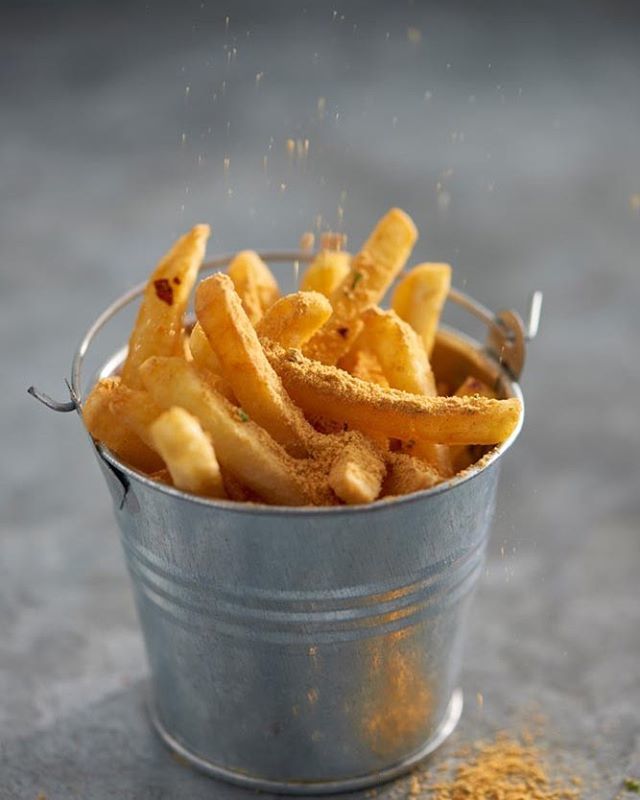 BJPPhotography's tweet photo. #yummy #food #seasoning #chips
#photoshoots
#photographer #stillsphotographer #digitalphotography #commercialadvertisingphotographer
#photostudiohire #photographicstudiohire #studiohire #photostudio #photographicstudio #advertising
#advertisingphotograp… https://t.co/xvTtUv4nYs https://t.co/2Yjhkvs7ny
