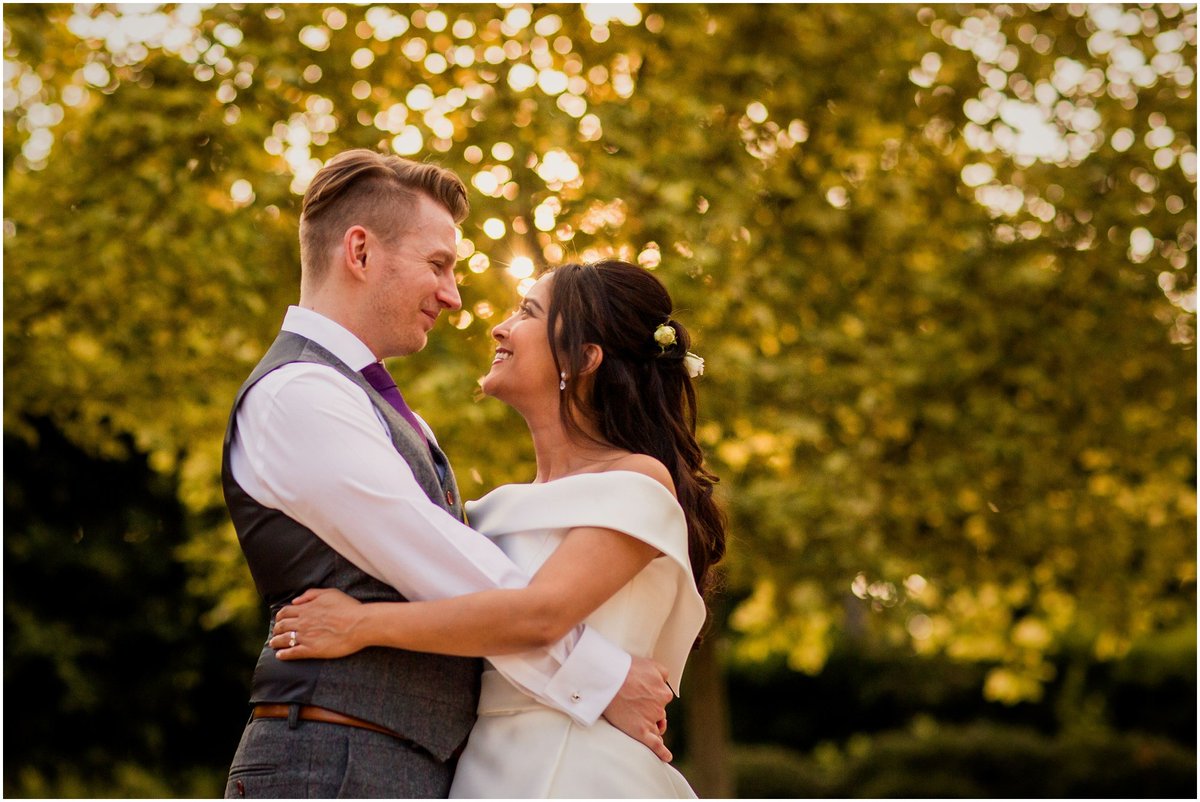 Summer portraits <a href="/RussetsWeddings/">RussetsCountryHouse</a> 

#brideandgroom #coupleportraits #justmarried #annabphotography #bokeh #surreyweddingphotographer