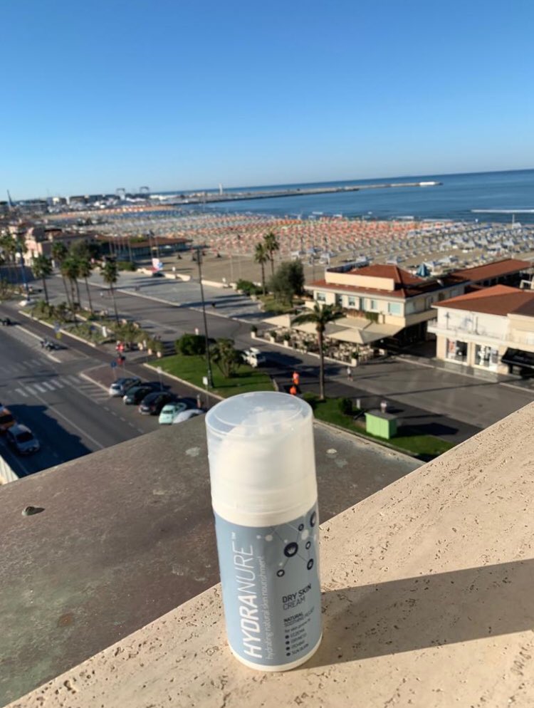 Beach life in Viareggio, view from the Hotel President thank you M & J ❤️ available online from our website, Amazon,  eBay & Etsy search hydranure #wheresyourhydranure #dryskincream #dryskinrescue