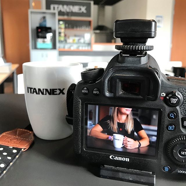 Behind the scenes! Vandaag zijn we samen met @barbaratrienenphoto en @hetvideogilde op bezoek bij Itannex om beelden te maken voor de werken-bij campagne. Wij hebben de eerste resultaten gezien, binnenkort delen we deze met jullie!
•
•
•
#limesquare … ift.tt/31bR7I6