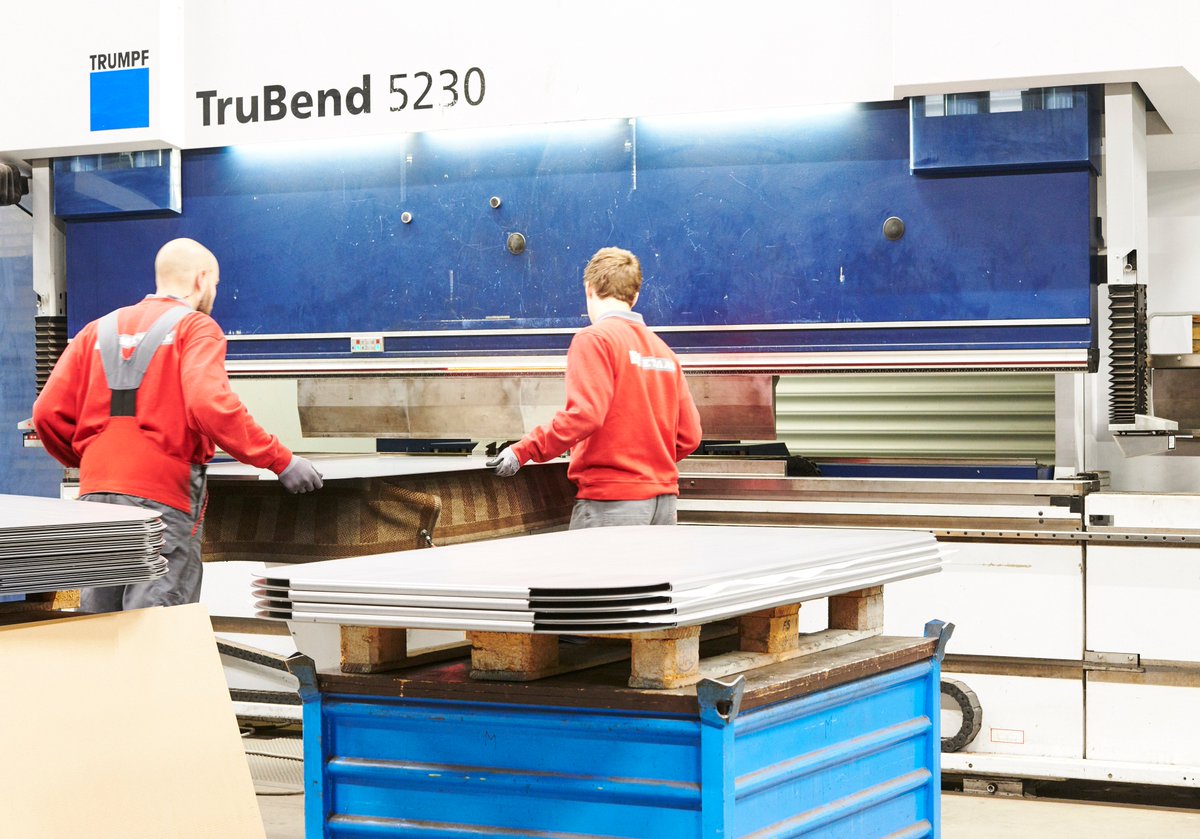 Blijf op de hoogte van onze actuele #vacatures in de #metaalbewerking | CNC kanter #kanter nieuwe #job gsmetaal.nl/vacatures/