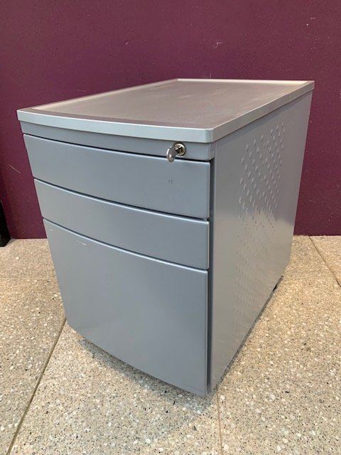 probablyhaveit's tweet image. Hide your desk clutter and lock it away with these modern mobile office pedestals.  With over 50 to choose from in wood or metal, we are sure to have a convenient storage solution to meet your needs.  #officefurniture #NI