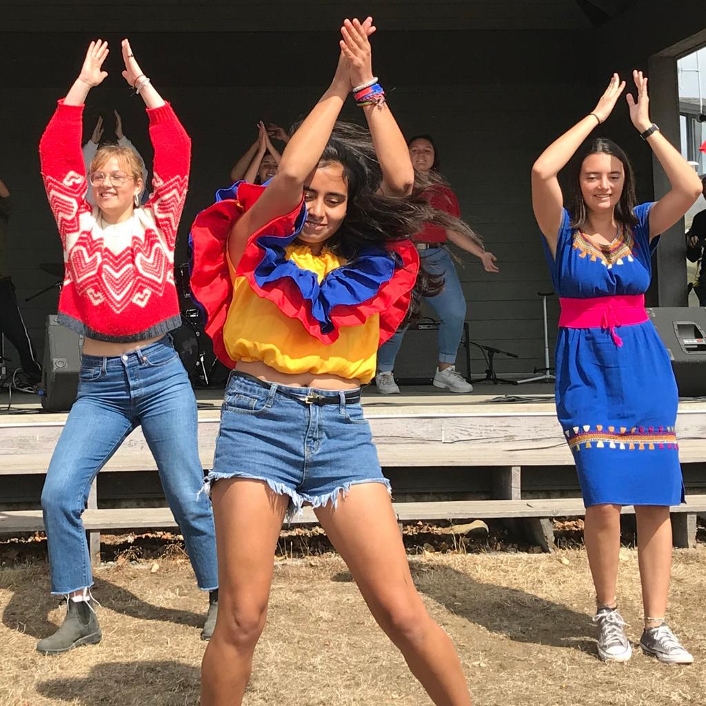 PCUWC's tweet photo. Thanks to a very special Metchosin Day 2019! 😍
Here is a link to some more pictures of the performances and other fun moments from last Sunday- which part of the day did you like most?

https://t.co/S5svoKRGAM 

#dance #singing #PCUWC #metchosinday #performance #specialevent https://t.co/StjZ1tybBf