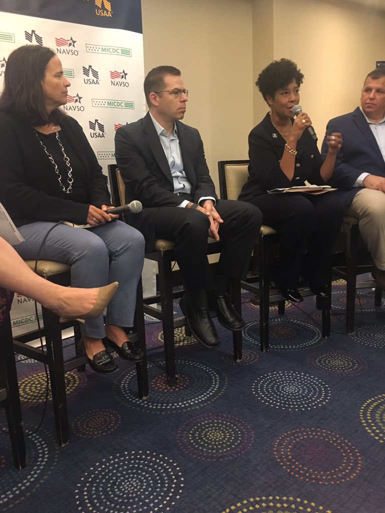 FinanceLacey's tweet image. Meet the funders session at #MICDC with @HarrietDominiq from @USAA + @NAVSOInc + @CODE4Vets