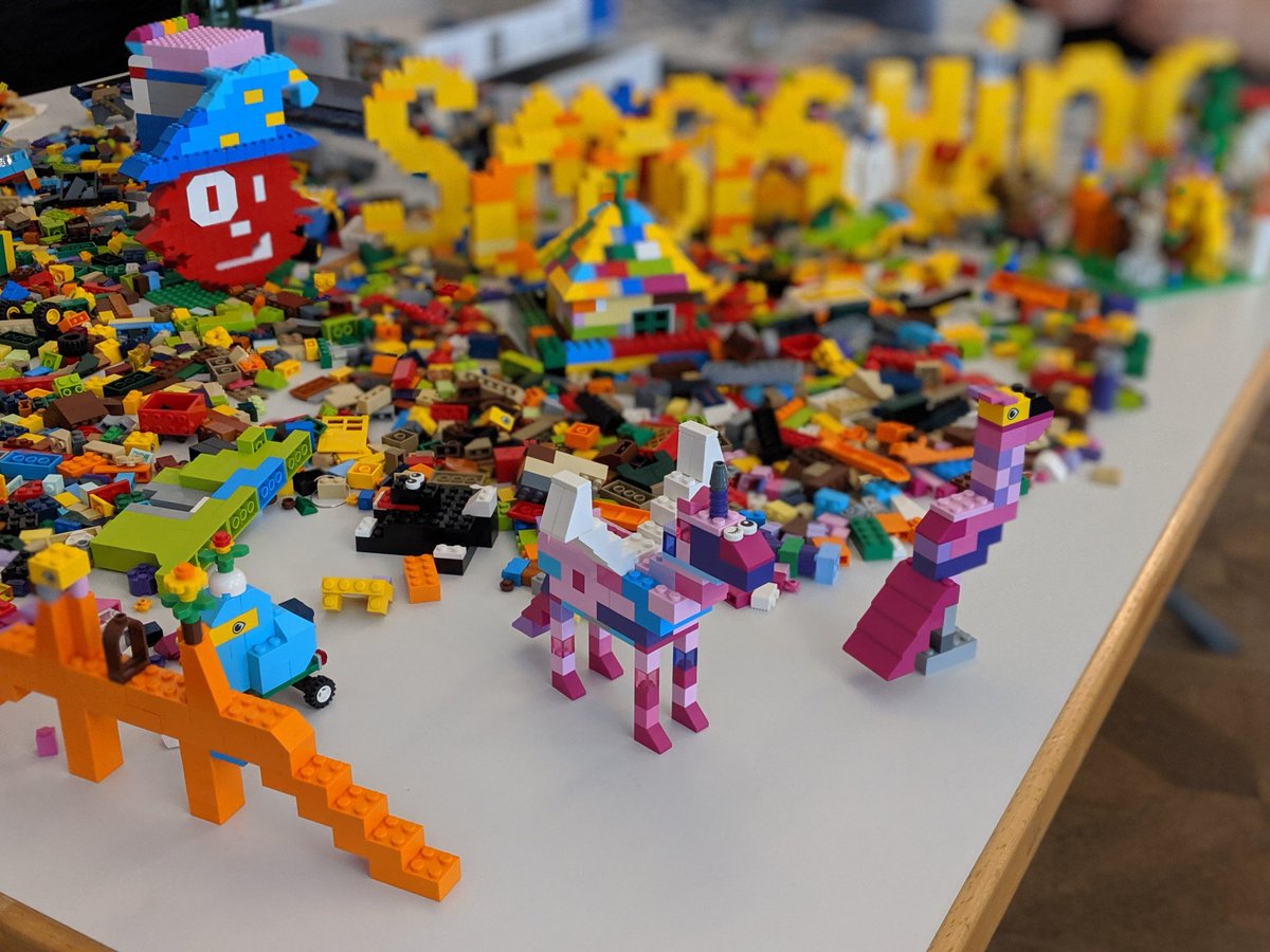 UriShaked's tweet photo. Very creative Lego #smashingconf https://t.co/Ofshy39uj8