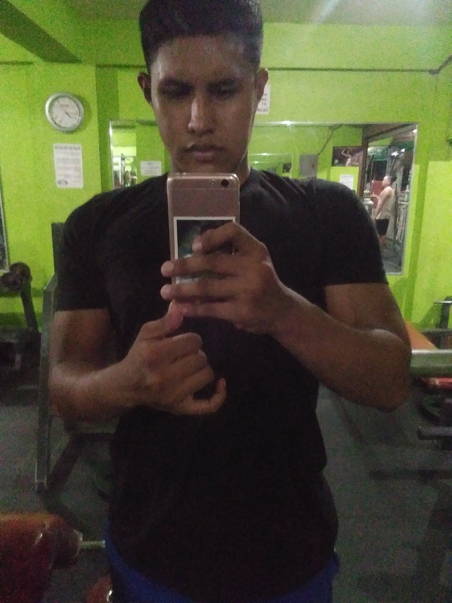 Jhay_borje12's tweet image. Thankyou Lord nabubuo na chest ko!💪🙏🙏 #EveningGrind💪