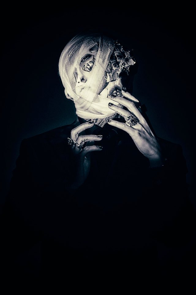 Ryu 大好きなdir En Grey 京さんの新曲のアー写 Gucciのリングはカッコいい T Co 6xaacyai0x Twitter