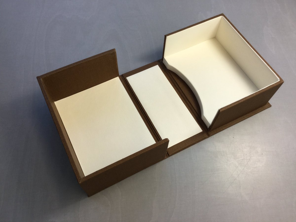 ArcaPreservatio's tweet image. Made a few boxes recently to contain volumes with incredible stories. Thought I’d share.
First up; the modest “three-wall, drop-spine box”. The #specialcollection go to book box, simple, efficient, adaptable.

#bookbox #dropspinebox #presentthepast #bookconservation