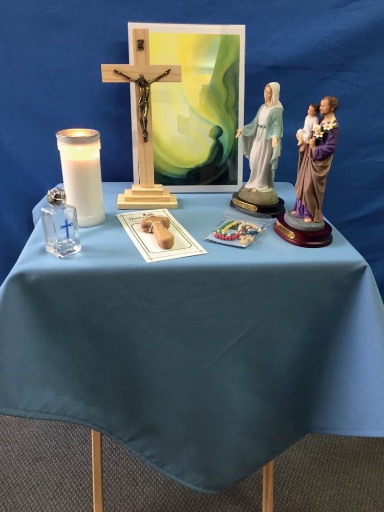 McCrimmons's tweet photo. "As I grew older I loved the good God more and more, and very frequently did I offer Him my heart, using the words my mother had taught me." St Therese of Lisieux 😇 #prayer
#APlaceToPray 🙏🏫 #PrayerKit
Classroom https://t.co/15iSrp4fns
Assembly Hall https://t.co/QuxfxD9ZjJ https://t.co/iQsM0nq2Kc