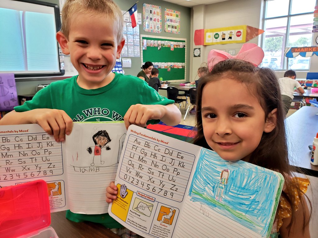 _MsMaldonado's tweet photo. Started Writer's Workshop today with one of my favorite books! Sometimes our drawings aren't perfect, they're perfect-ish๐ @NISDMireles #JAMkinder #RootEdMireles https://t.co/R0OFWbtbkw
