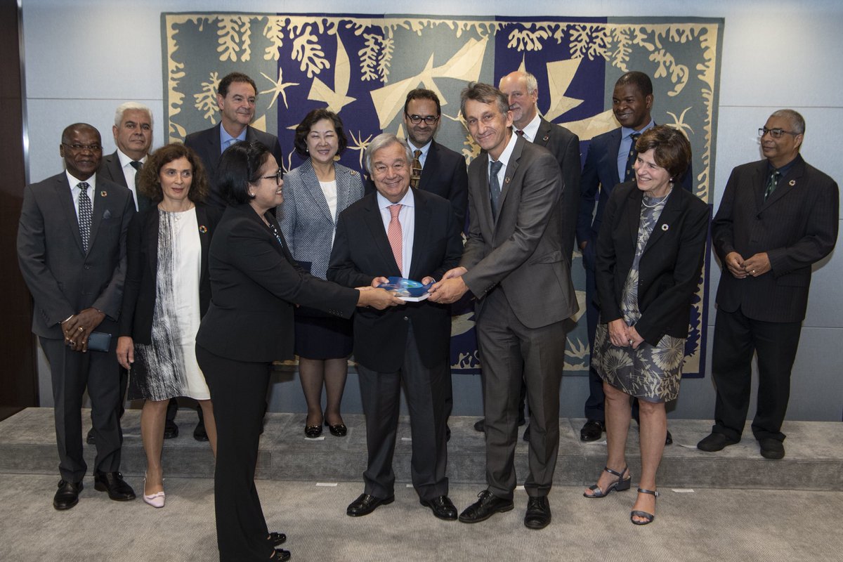 Handover of the 2019 Global Sustainability Report to the UN General Secretary! Report is publically available tomorrow! Happy reading!