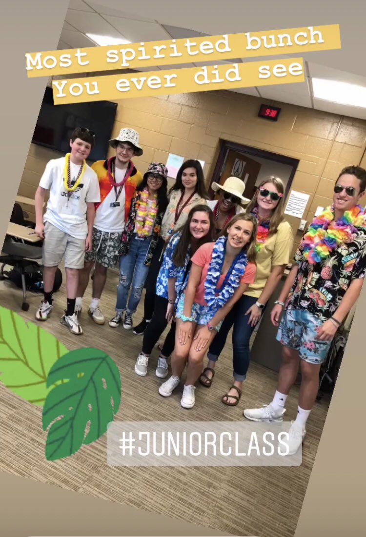 Brebeuf21's tweet photo. Some more highlights today... great job on another fantastic day of spirit week!
#Hawaiian #SpiritWeek2k19
@BrebeufJesuit @BJPS_Spirit https://t.co/wScEYmGN8w