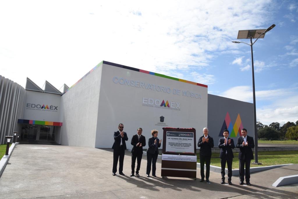 Rafael_DiazLeal's tweet photo. Estamos de manteles largos, señores. Hoy el Gobernador @alfredodelmazo inauguró el nuevo Conservatorio de Música. Muy contento de los resultados de trabajar juntos la @SOP_Edomex y @CulturaEdomex https://t.co/kMQVAKXX1g