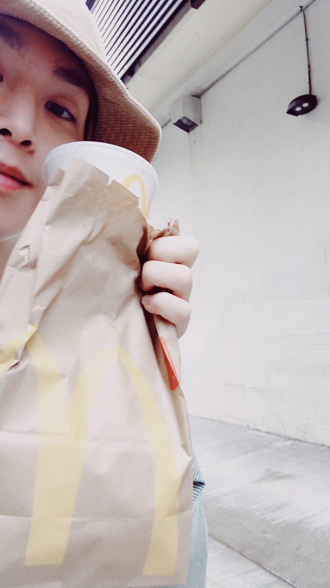CUBE_PTG's tweet photo. [#신원] Morning mcmorning in Seattle
Goooooooooood! https://t.co/KO171LqKaE
