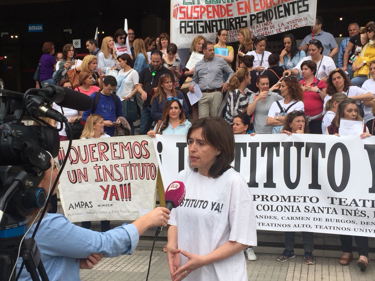 PrometoTeatinos's tweet photo. Después de años de lucha por fin abrirá sus puertas el esperado instituto de Teatinos https://t.co/ZWlZRguQID https://t.co/sIZba3QvUD