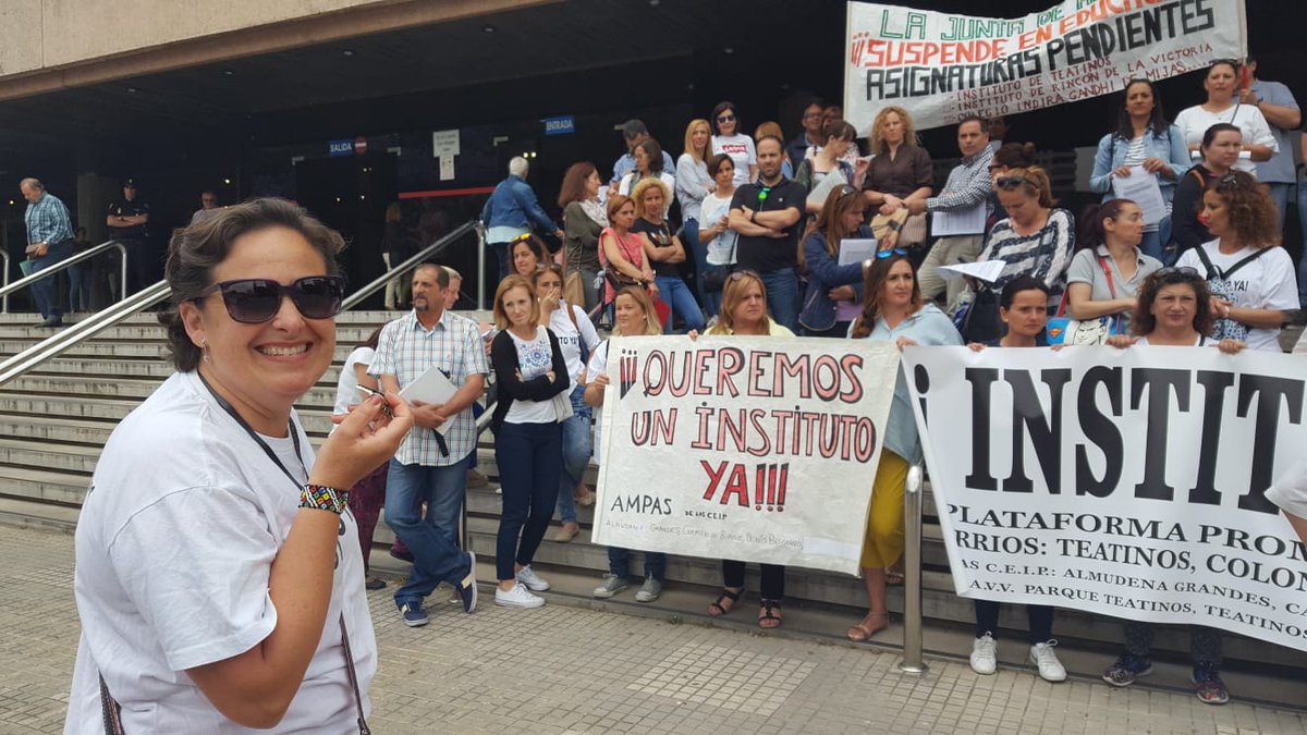 PrometoTeatinos's tweet photo. Después de años de lucha por fin abrirá sus puertas el esperado instituto de Teatinos https://t.co/ZWlZRguQID https://t.co/sIZba3QvUD
