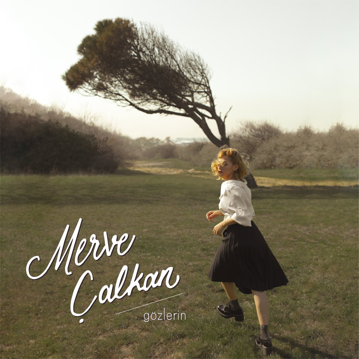 Canım Merve’min ikinci single’ı “gözlerin” 13 Eylül itibariyle çıkıyor; kapak da benden. 🍂 
@mervecalkan 
@TRSonyMusic