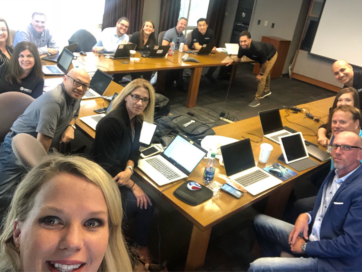Amy__Smith1's tweet photo. Awesome meeting with the DTV ASCs from across the country!!! @Ang_Rutherford1 @AshleyBSiller @dobiesj @GinaHNE @costelloatt @stephenvergine @Jess_Webb_ #whatshappeninginheartland https://t.co/cy8JhaQlyr