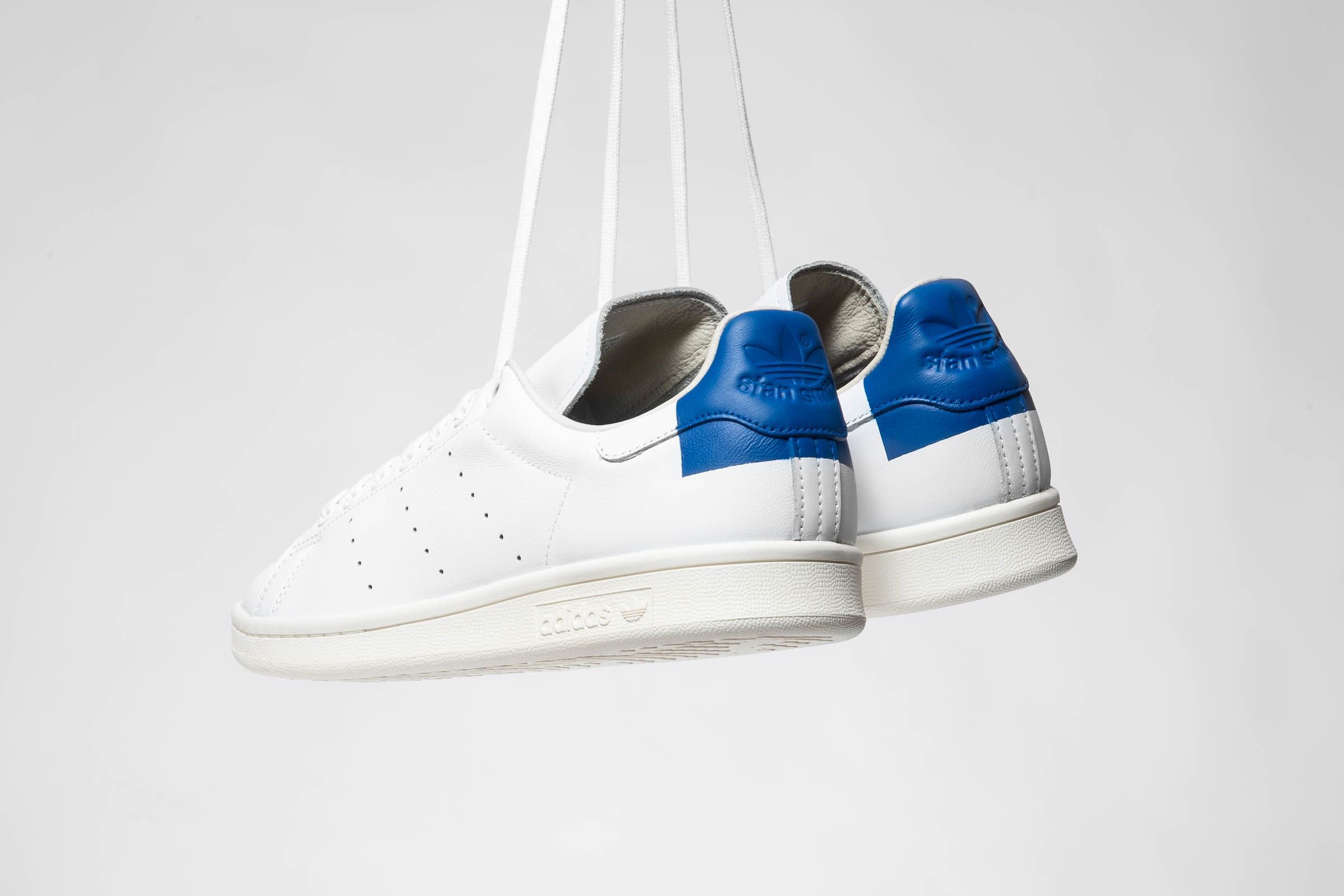 Titolo on X every detail matters. Adidas Stan Smith with blue square at the heel. This Way Please https t Bg35XhfSmi Uk 6.5 40 UK 10.5 45 1 3 style code EE5788